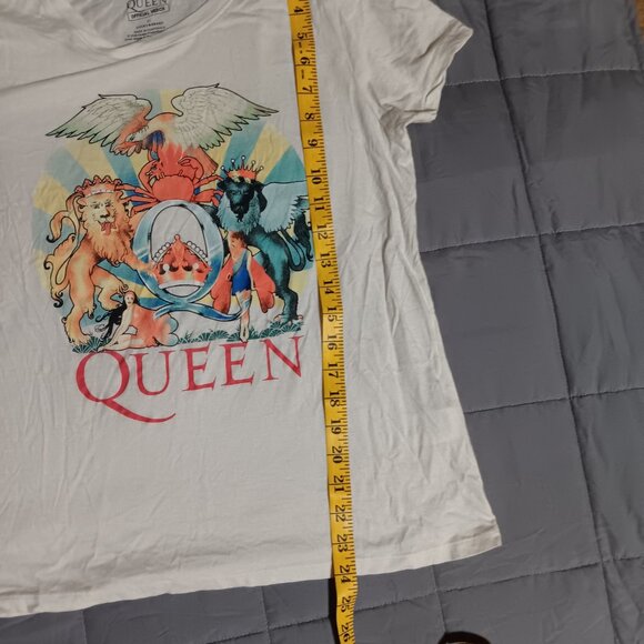 Queen Band T-Shirt Lucky Brand Graphic Tee Cream Unisex Med 2020 Official Merch - Picture 5 of 5